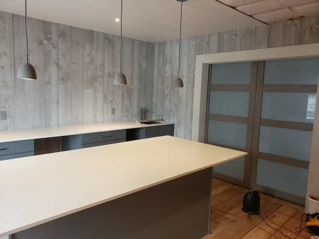 Minimalist kitchen island design